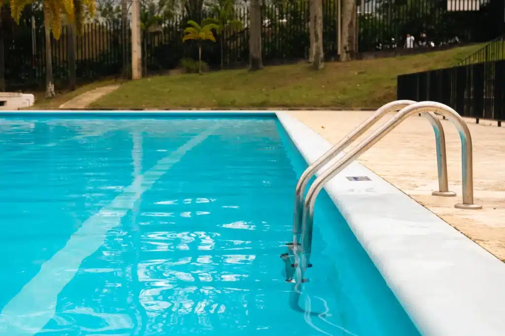 Poner Piscina